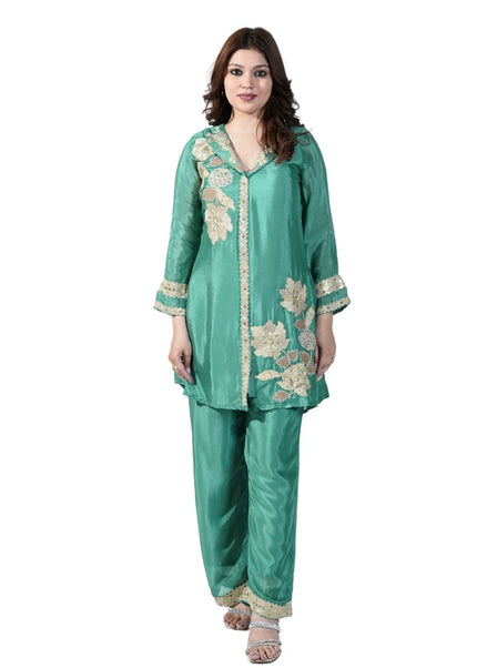 Chinnon on Thread Work Coord Set