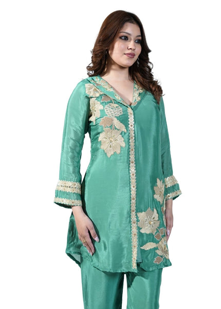 Chinnon on Thread Work Coord Set