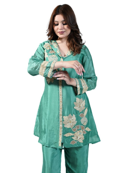 Chinnon on Thread Work Coord Set